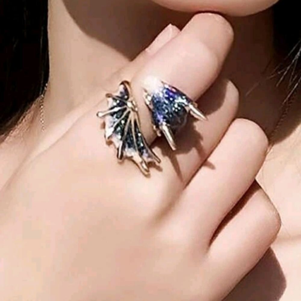 Stylish starry blue dragon ring